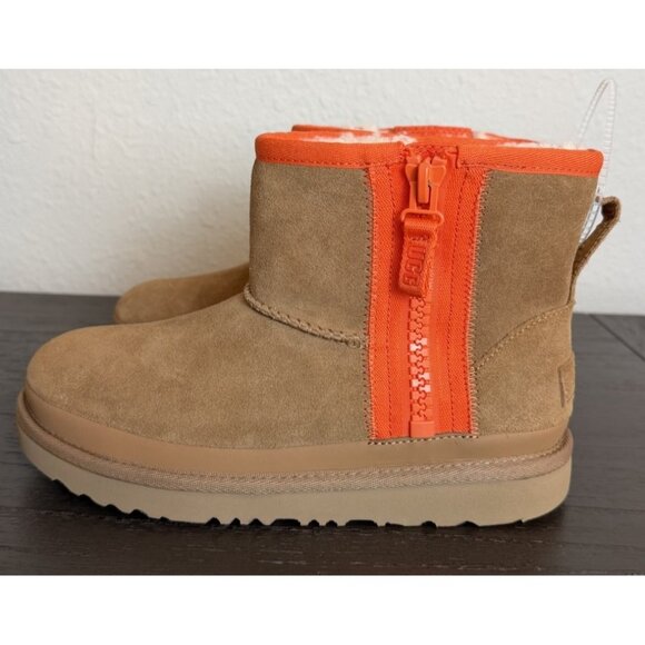 UGG CLASSIC MINI ZIPPER TAPE LOGO CHESTNUT SUEDE- YOUTH BOOT SIZE 4 - NWOB - Picture 4 of 14